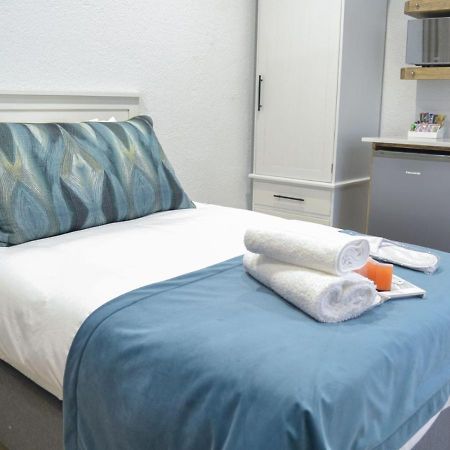 מוסל ביי Diaz Ocean View Hotel מראה חיצוני תמונה