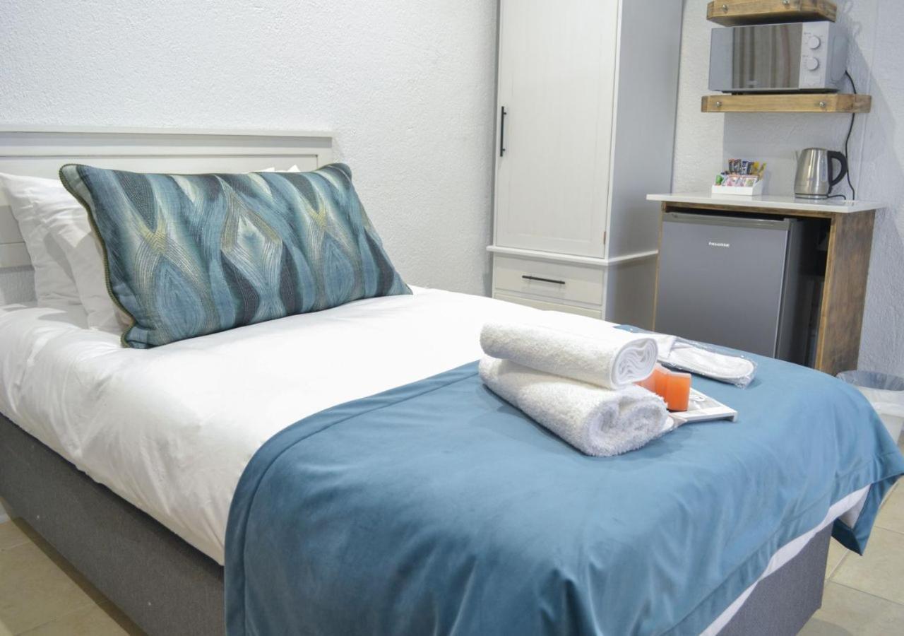 מוסל ביי Diaz Ocean View Hotel מראה חיצוני תמונה