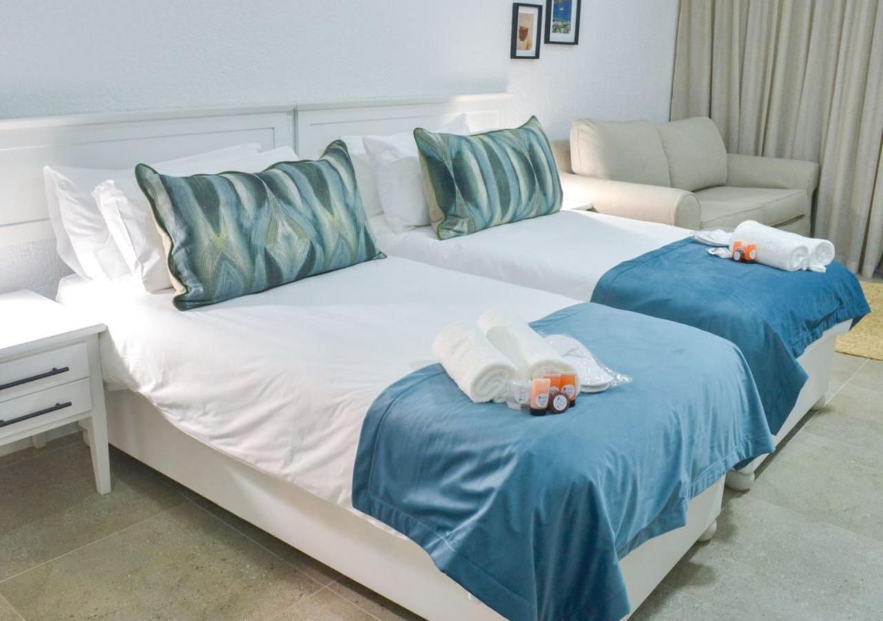 מוסל ביי Diaz Ocean View Hotel מראה חיצוני תמונה