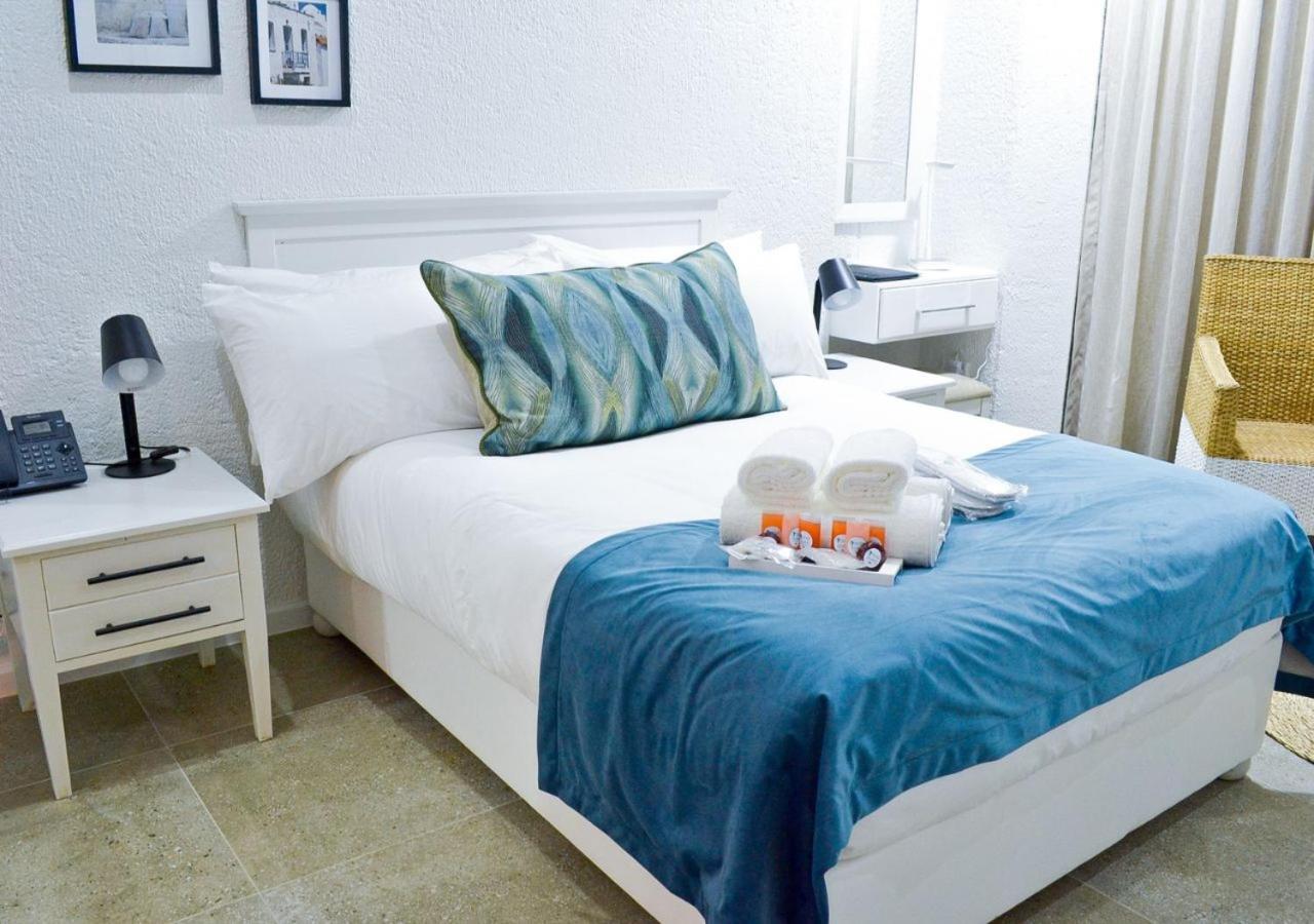 מוסל ביי Diaz Ocean View Hotel מראה חיצוני תמונה