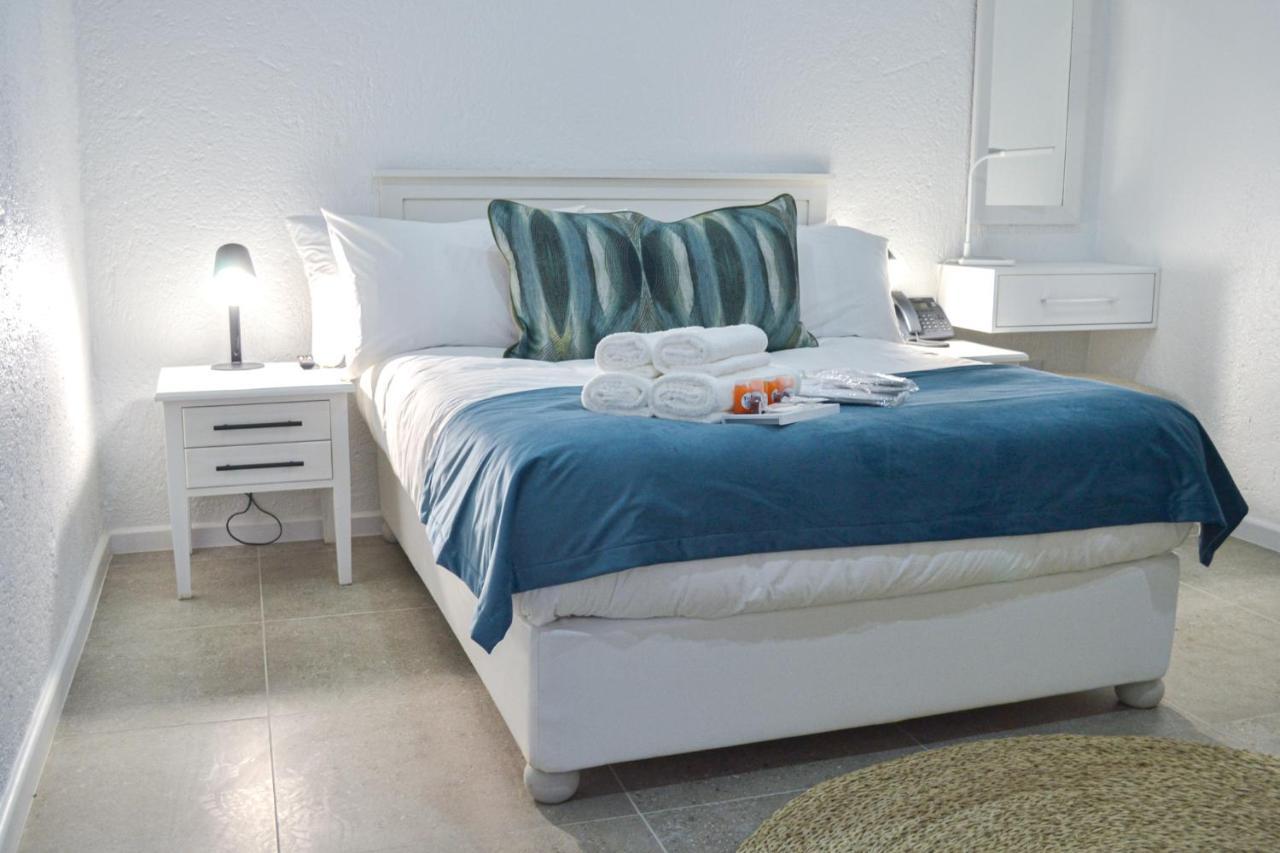 מוסל ביי Diaz Ocean View Hotel מראה חיצוני תמונה